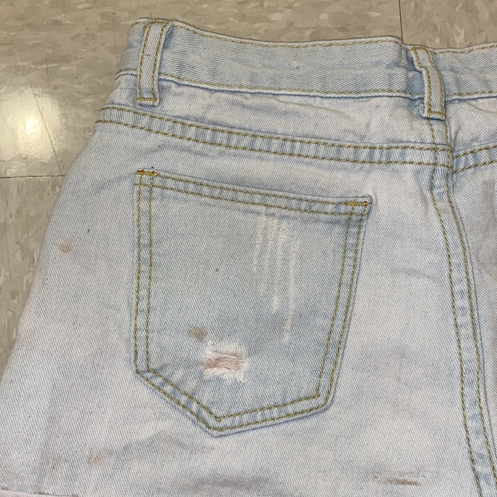SHEIN light washed denim shorts! - Picture 4 of 5